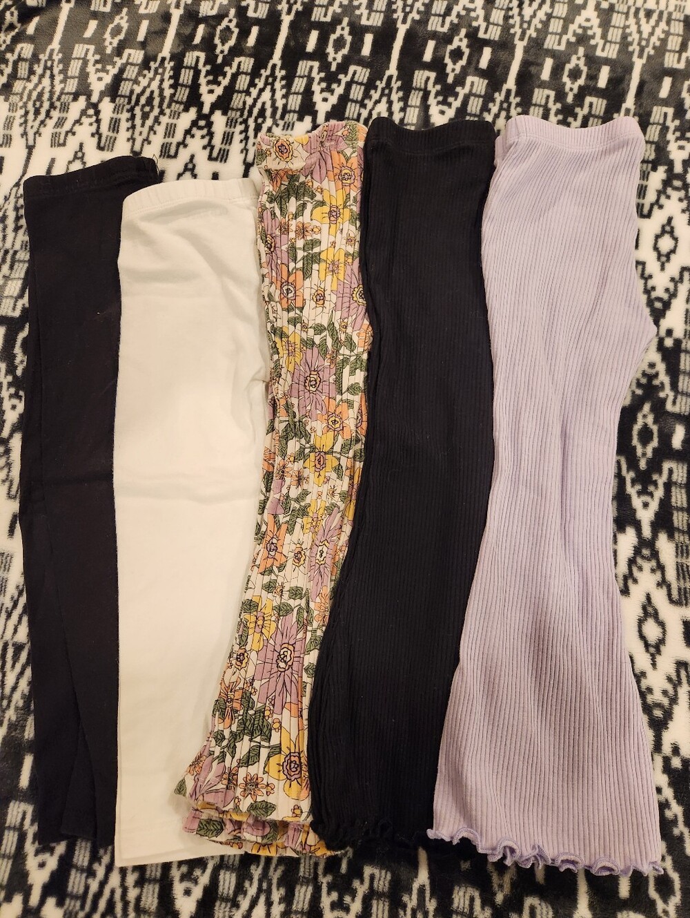 Kids Ribbed Leggings Bundle – Black, White, Floral, Lilac, Size 3/4T